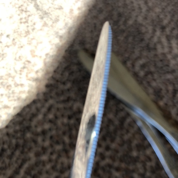 4  dinner/butter aerated knives - Picture 6 of 6